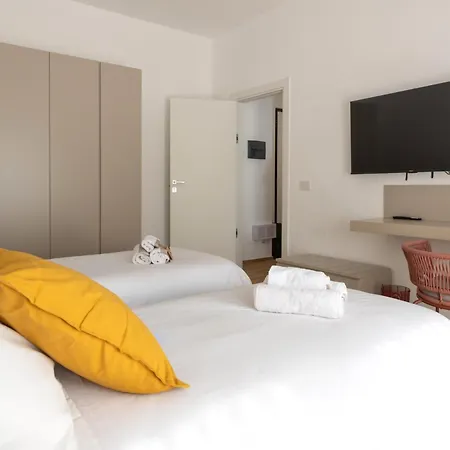 New Elegant 2 Bedroom Apt. Near Parco 2 Giugno Bari