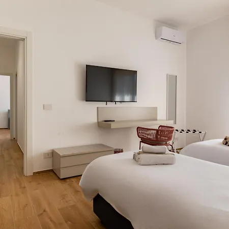 New Elegant 2 Bedroom Apt. Near Parco 2 Giugno Apartment *