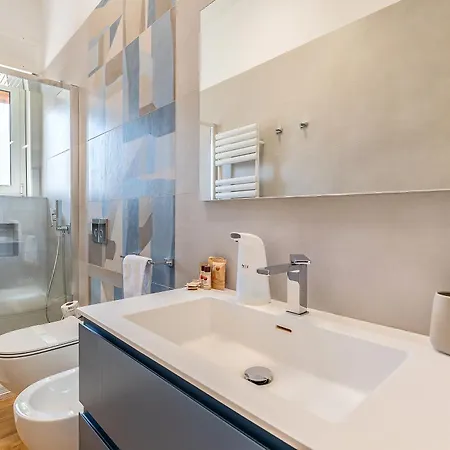 Apartment New Elegant 2 Bedroom Apt. Near Parco 2 Giugno Bari
